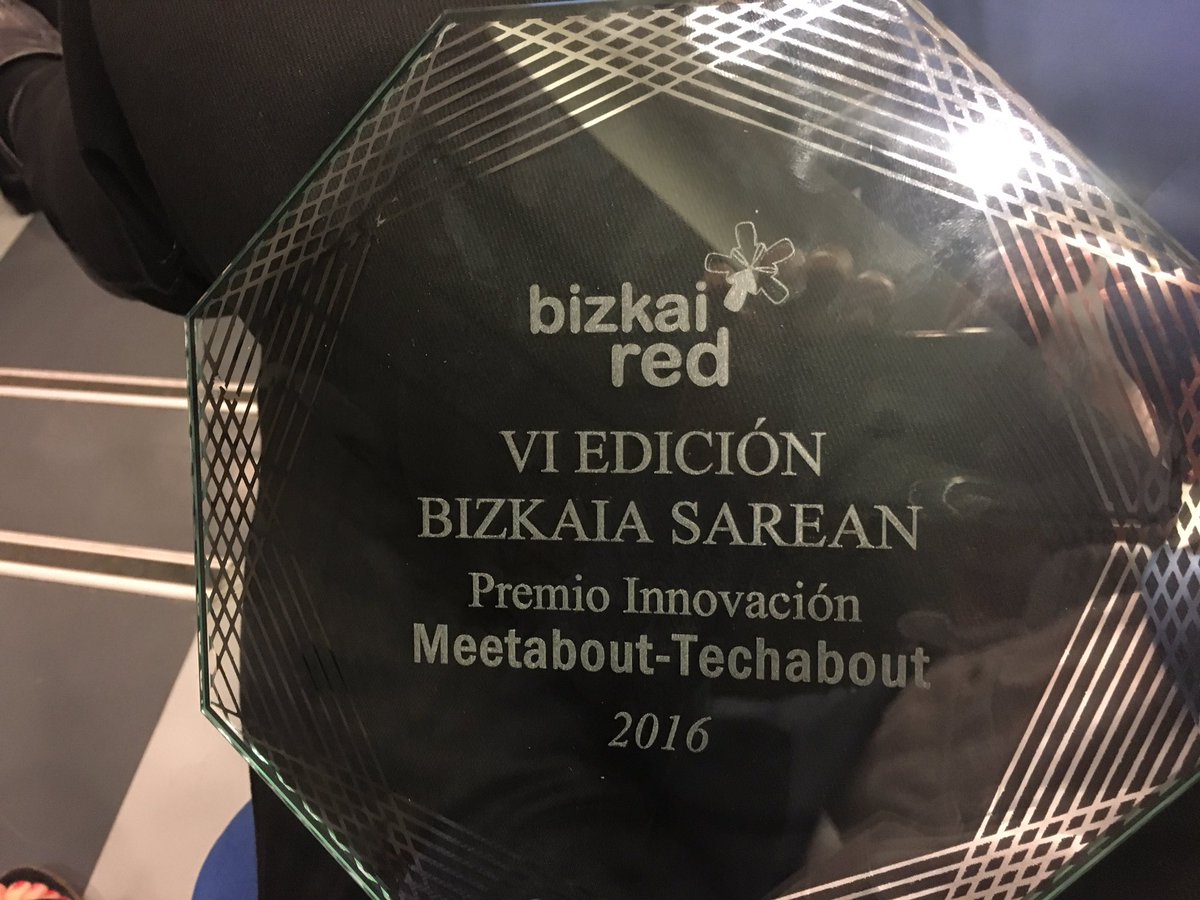 Meetabout's tweet photo. Nuestra CEO recogiendo el Premio a la Innovación Bizkaia Sarean 2016. Gracias @Bizkaired @deustoDEC #eventprofs https://t.co/BngMl6j3h7