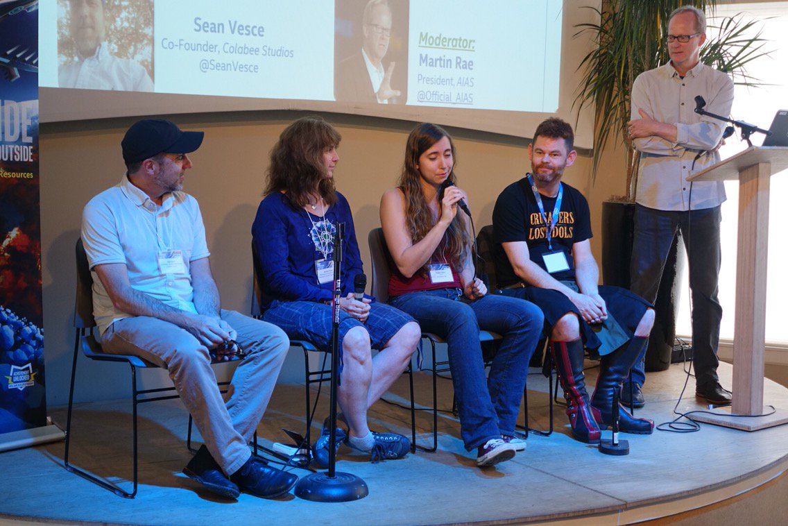 RandiAtIntel's tweet image. #Indiegamedev panel @ #intelgamedev What would be trade secrets in many industries are shared freely in ganedev!