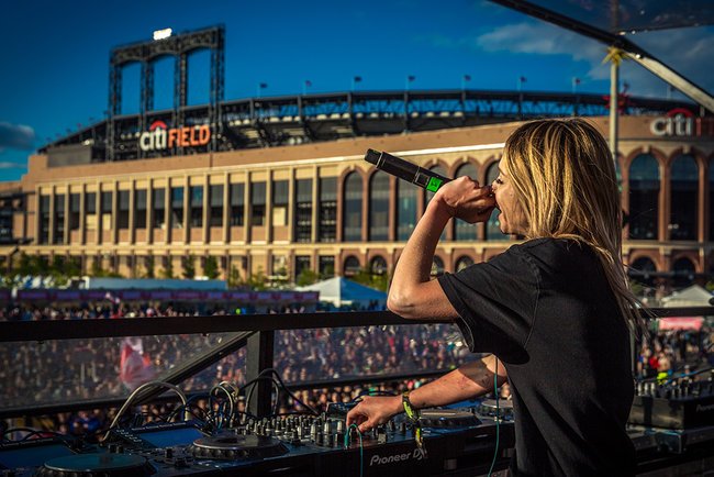 billboarddance's tweet photo. 25 female DJs you need to know now https://t.co/iZJZcuQjty https://t.co/Itsbi4TxWc