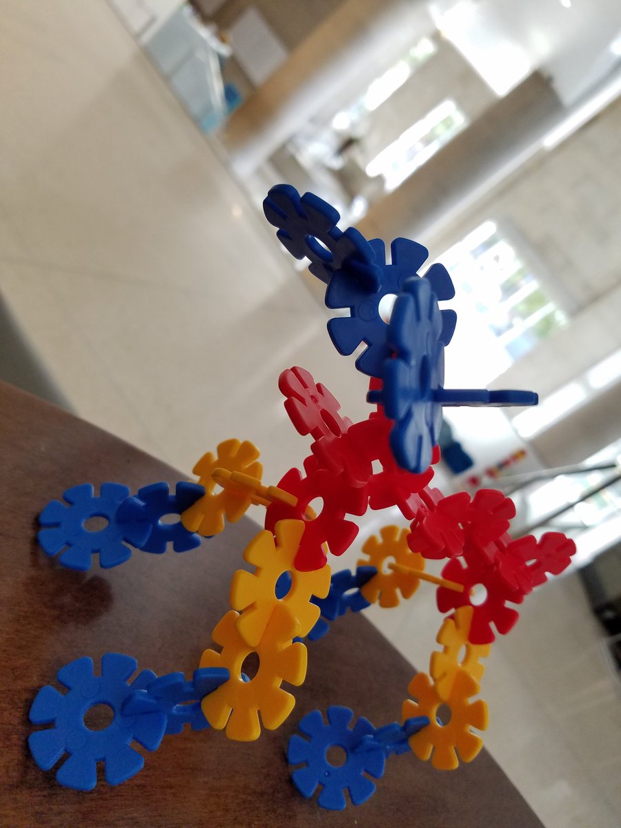 kagasser's tweet photo. Having fun with a toysmith gears kit @iheartSAM https://t.co/Q6y1zCl2y0