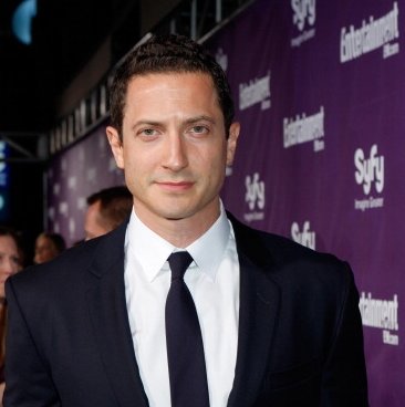PiliTF's tweet photo. Sasha Roiz #ComicCon2010 'Caprica' EW and SyFy celebration. July 24, 2010. Credit: Jean Baptiste Lacroix https://t.co/MriBwHFboh