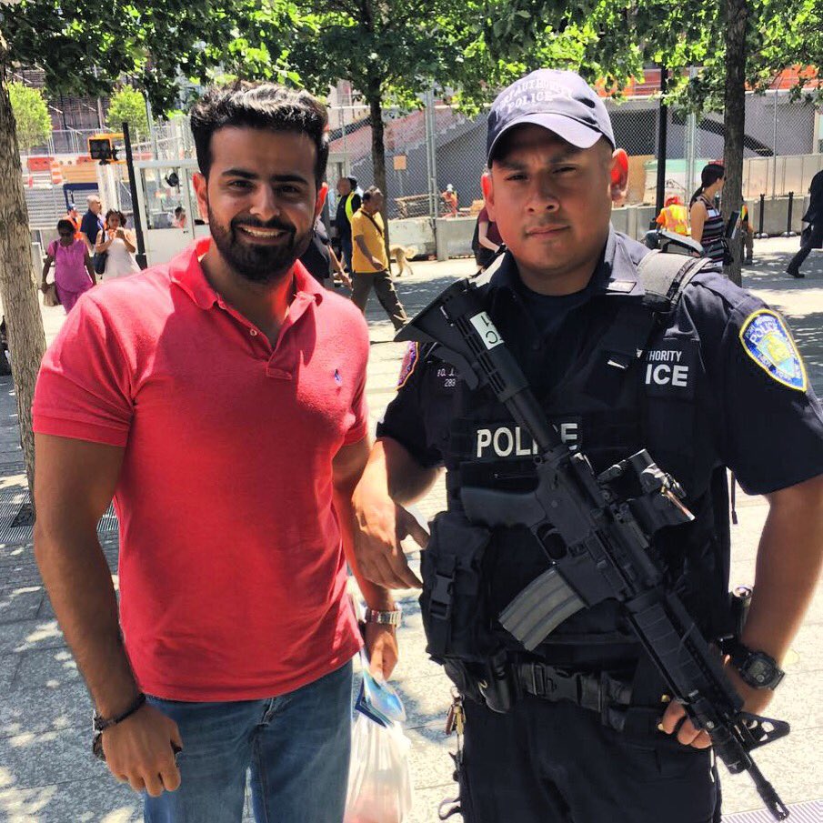 FouadHaidarJr's tweet photo. #SeriousFun #policeofficer #vibes! https://t.co/a8dXlVFPeX