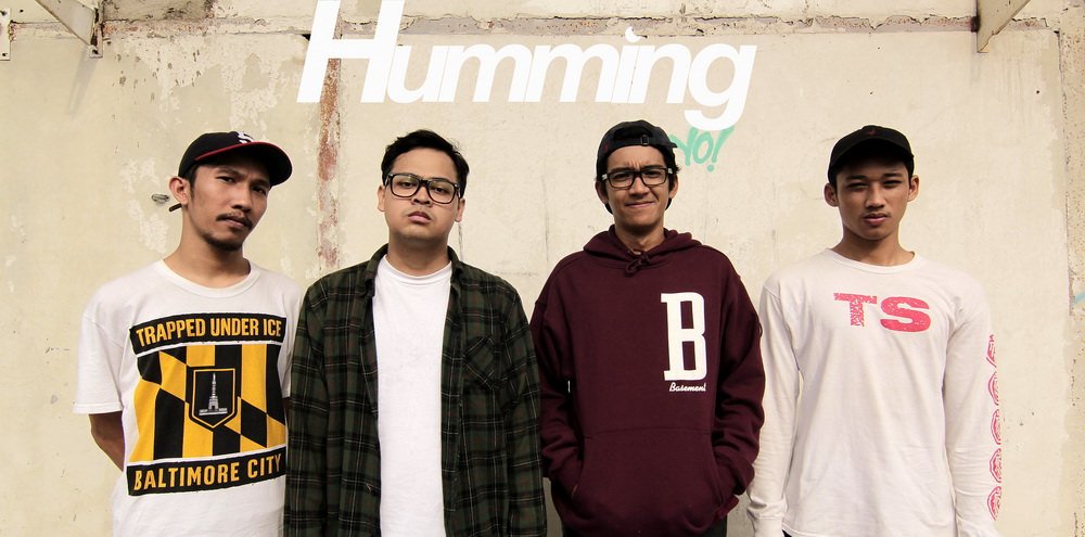 #NowPlaying <a href="/hummingband/">HUMMING</a> - "Worthless" hummingmusic.bandcamp.com/releases ! Please Share it Around! #Humming #depokcitycrew
