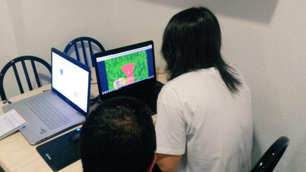 VillAlien's tweet photo. More people playing #VillAlien !!! And they loved it! #indiedev #indiegame #gamedev https://t.co/y1Z30CByFh