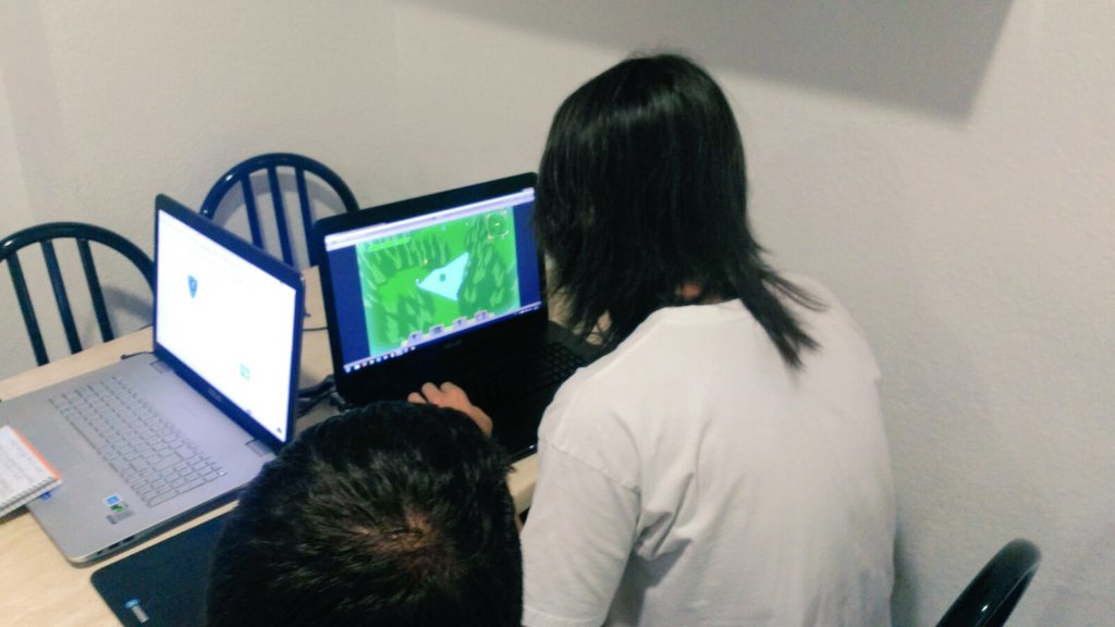 VillAlien's tweet photo. More people playing #VillAlien !!! And they loved it! #indiedev #indiegame #gamedev https://t.co/y1Z30CByFh