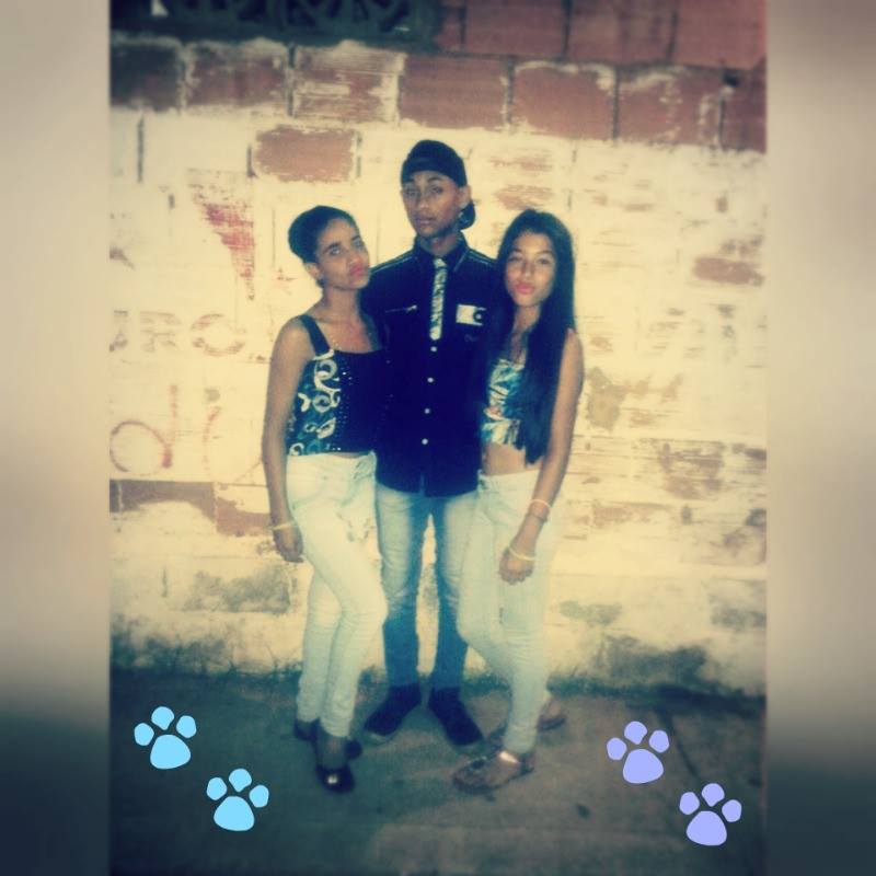 daniela4054's tweet photo. "Ten cuidado con lo que pierdes, porque puede que no lo vuelvas a encontrar."
#SabadoParty🎉🍻
#15Dcms💑 https://t.co/qwFFPGkYdp