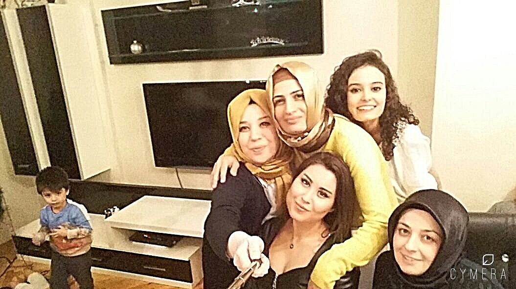 Kocaman bir ailenin oldugunu asla unutma yüreği güzelim
SeninleyizCeyda