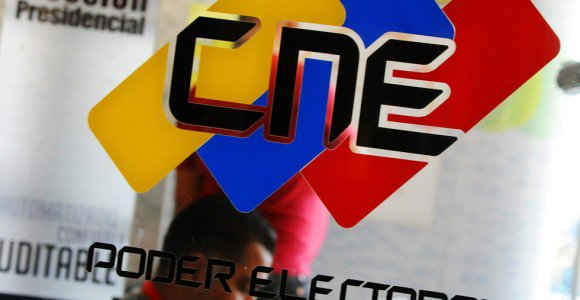 RNVinformativa's tweet photo. Rectora Oblitas denuncia agresiones a trabajadores del CNE https://t.co/HjYOS7TU2I https://t.co/5b4YE86gCo