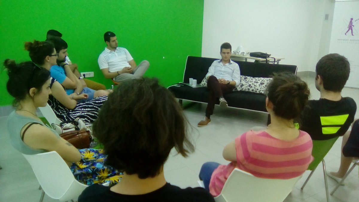We closed this #WeeklyDose season with a great discussion about startups with Nino Karas, co-founder of @codewellmk