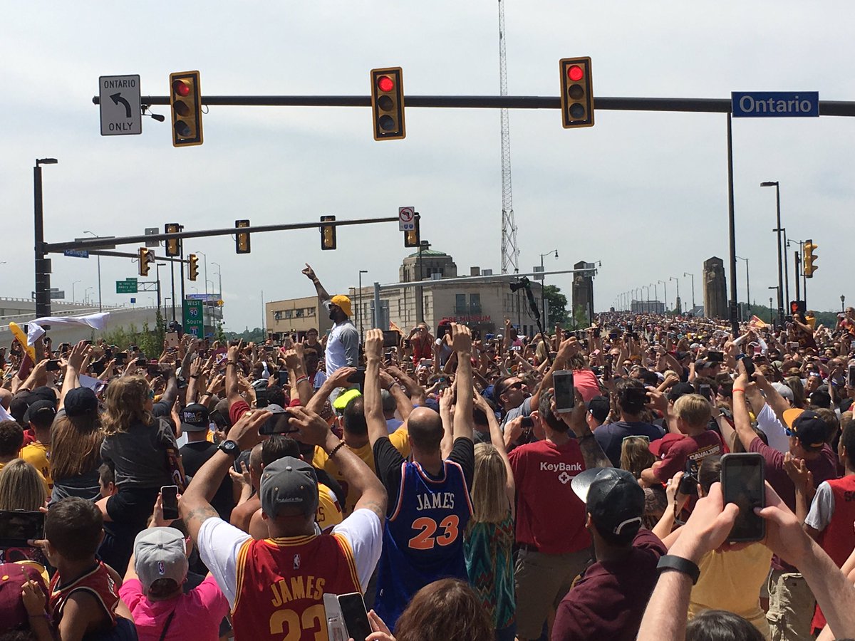 s3protection's tweet photo. Change ontario street to #lebronjamesway #OneForTheLand #cavsparade https://t.co/zHBB2zngce