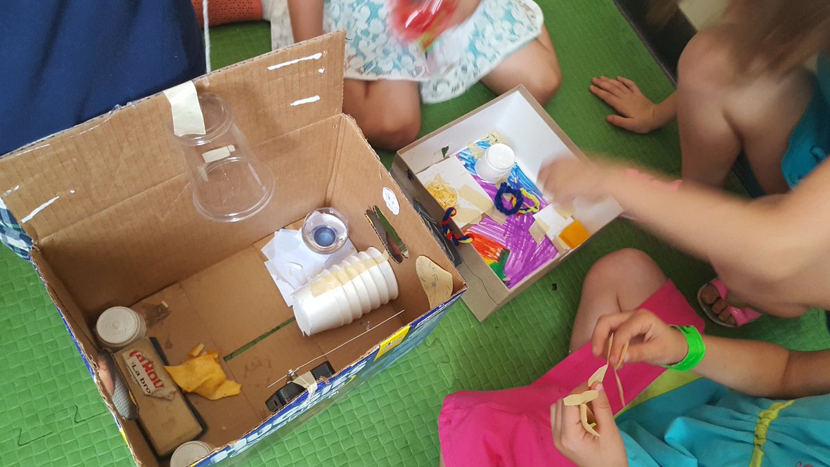 M_Sheane's tweet photo. Students building a mouse-house for our friend Éclair Mystère. @GilesCondors https://t.co/muj4Fl0Ezz