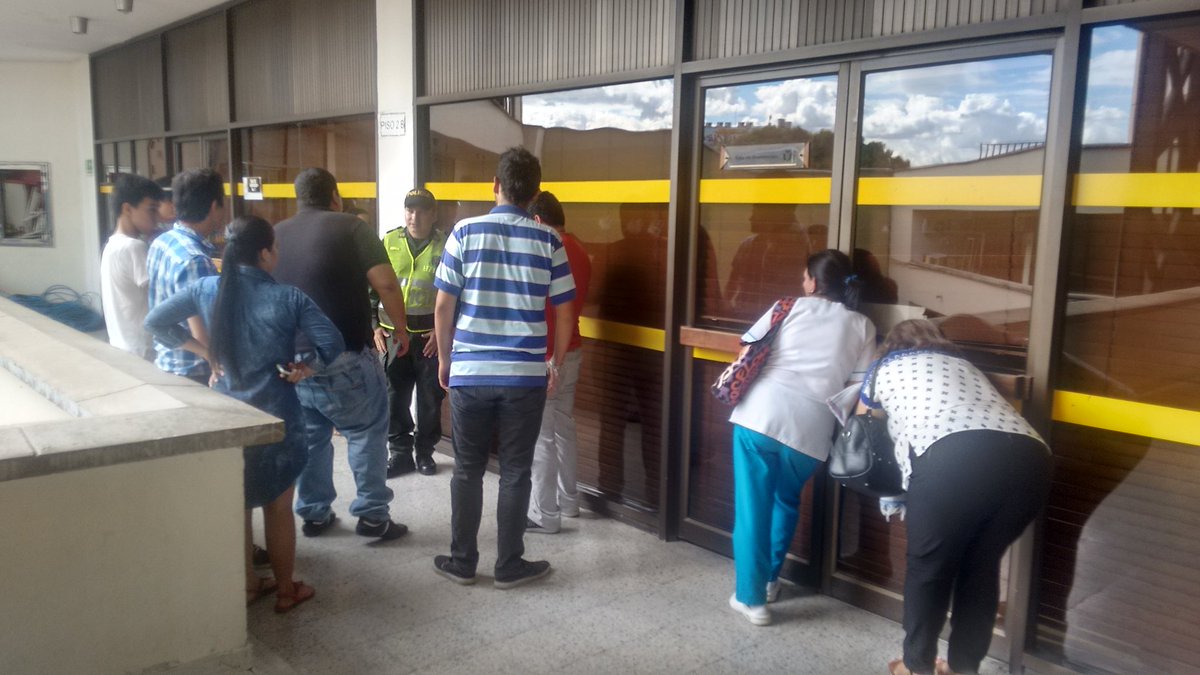 SepasNeiva's tweet photo. [#HuilaenMarcha]A puerta cerrada en Palacio Justicia #Neiva #Huila se desarrolla audiencia d condena.#4SuenosLibres https://t.co/pMhIs0TgUA
