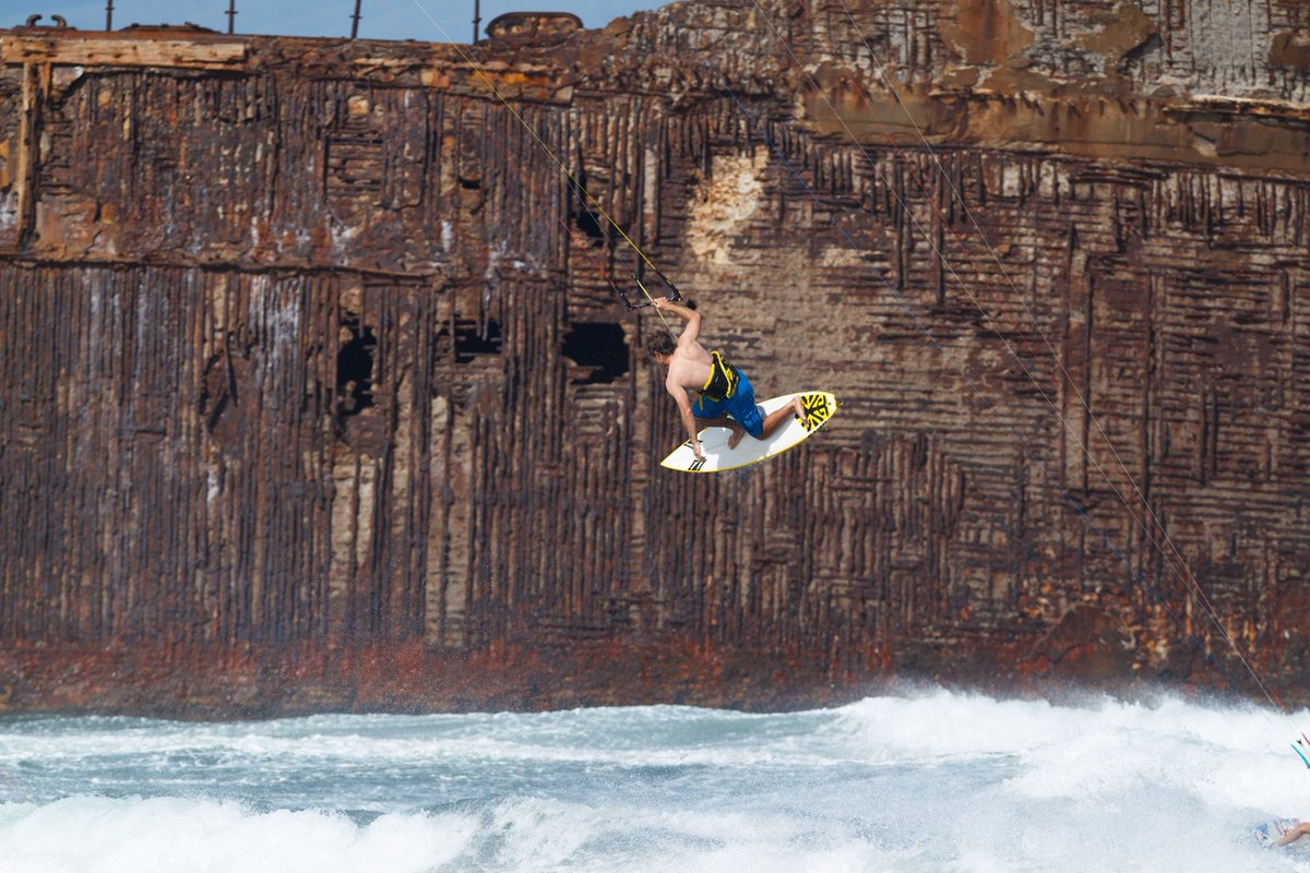 Photo of the day: Alden Simmer boosting on his Custom LE surfboard #straplessfreestyle #naishkiteboarding