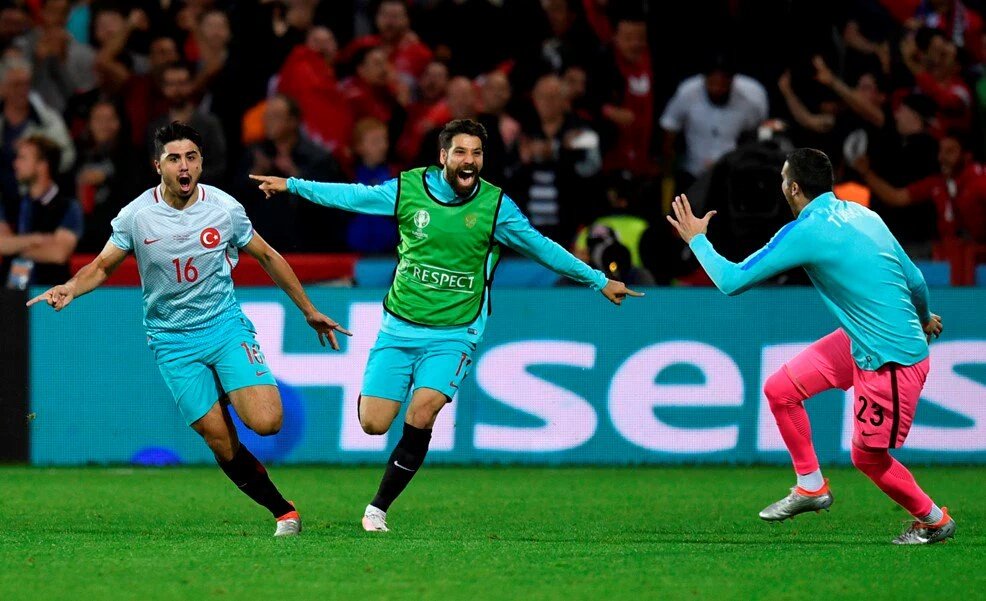 İşte Ozan Tufan'ın ikinci golden sonraki sevinci. #TUR #AMilliTakım #BizBittiDemedenBitmez