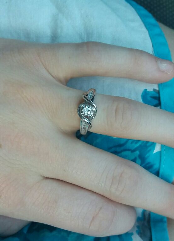 RoseMooreSS's tweet image. Just wanted to share with all of you my wonderful news. It's not wedding or engagement it's a promise ring.