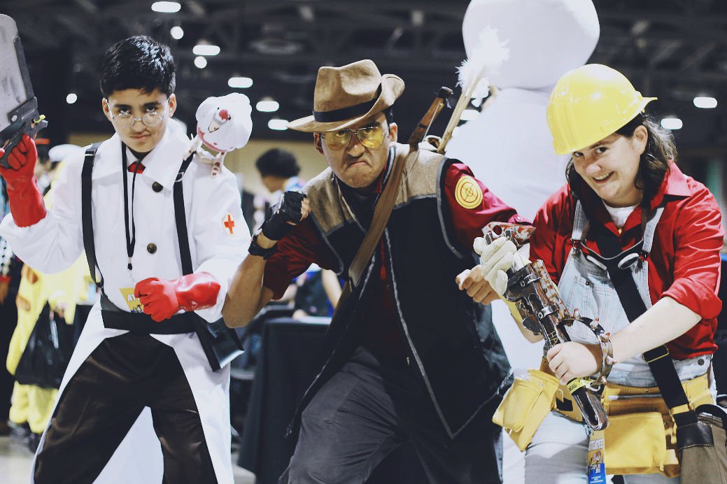 There was great cosplay <a href="/TheLACosplayCon/">LA Cosplay</a>! Take it from <a href="/creators/">creators</a> @robot406 bit.ly/1Yp5fHS #LBConventionCtr