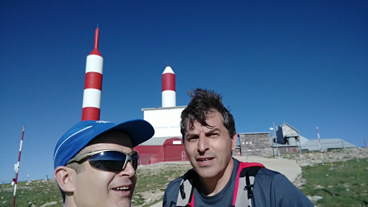 rafacastill0's tweet photo. Hoy tocó subir ala Bola del Mundo...el sábado de voluntario en #GTP16. Fuerza a tod@s los que participan!!! https://t.co/9bA840mjpz