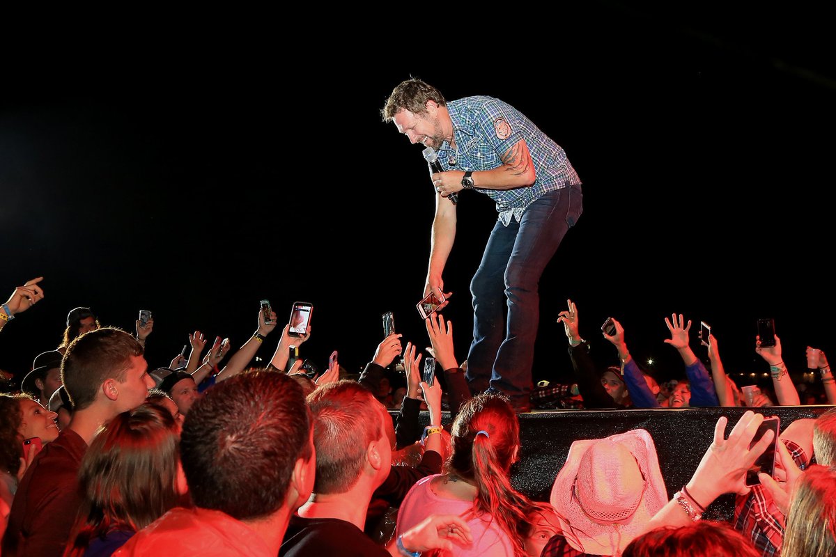 Enter to win a flyaway to my show in Jacksonville, FL and support efforts to #FightDMD: fightdmd.com/craig-morgan