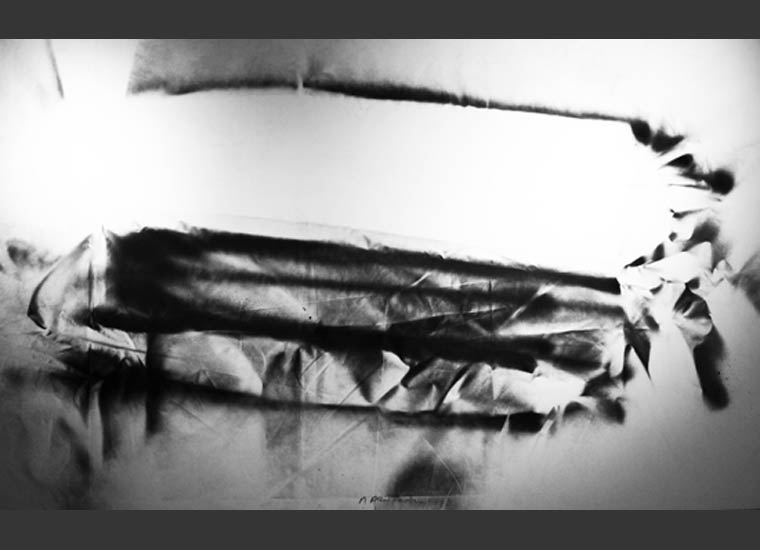 evakiiiiiii's tweet photo. Να κρύψω σα φυλαχτό στον κόρφο μου ένα μικρό κομμάτι απ’ το σεντόνι που κοιμήθηκες...... Τ. Λειβαδίτης https://t.co/iZHkjUW34A