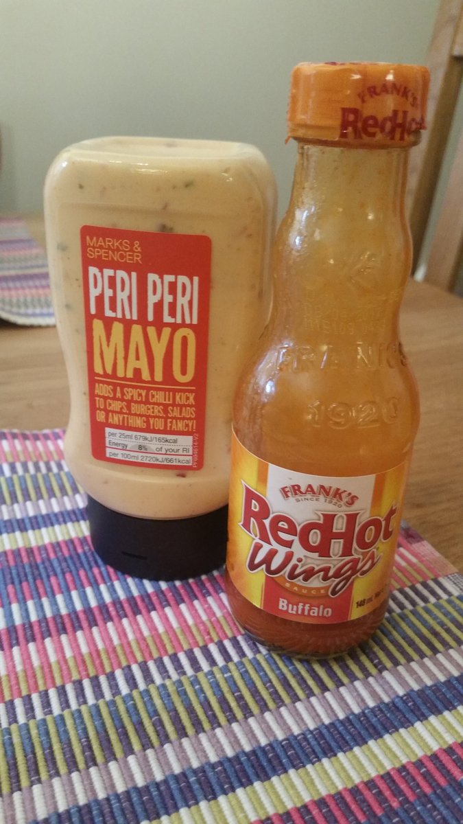 judemacadude's tweet photo. Its the big sauce off tonight in Elizas...tongue burnt clean off me!!!! @LynseyMcHugh @gavinquigley2 https://t.co/zsMEqVJdeX