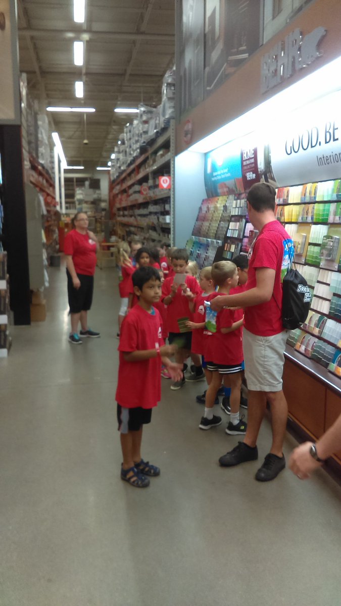 HarleyD1997's tweet photo. @Pabasel12 @BenTen0222 @HomeDepot2761 Rainbow child care center visited for a kids workshop today! https://t.co/9jj0rdkyQF