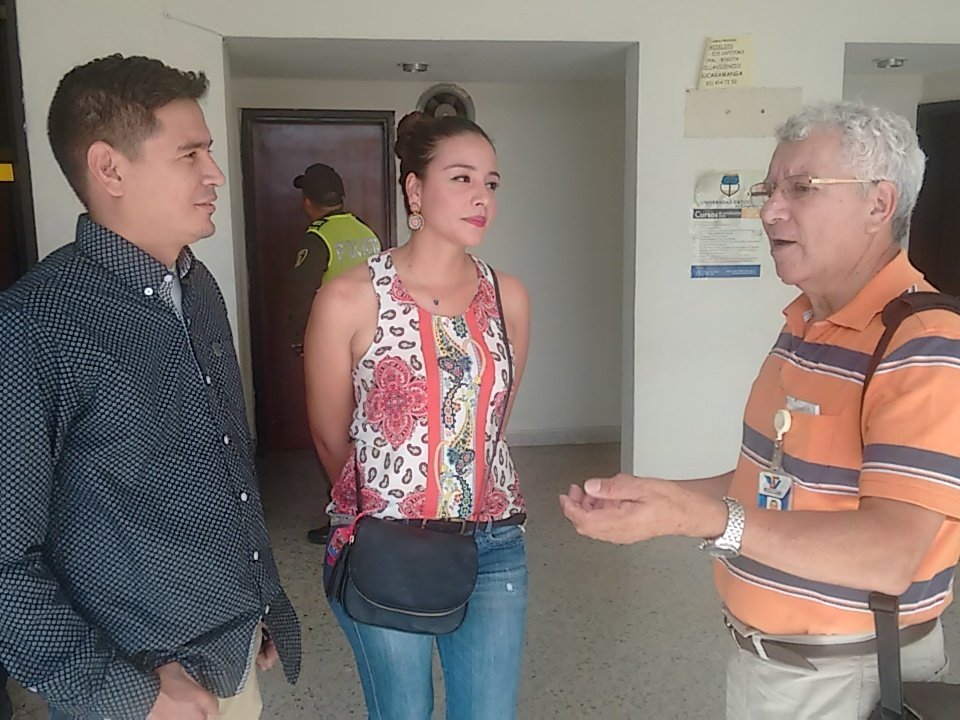 SepasNeiva's tweet photo. [#HuilaenMarcha] Catalina Gasca, a @tvnoticiascol y @diariodelhuila, dijo q ha habido desinformación. #4SuenosLibres https://t.co/Bjoh2aKvFW