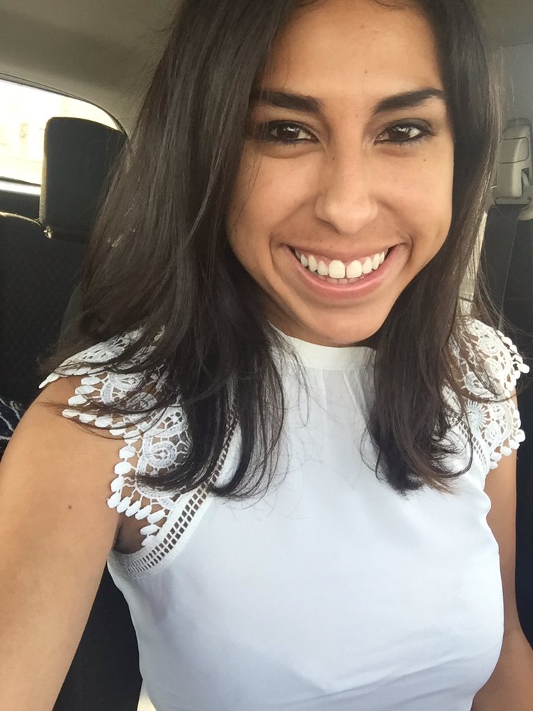 danny_ashley's tweet photo. Who wants to bring me lunch?? Thank you! #longbeach #saladplease 😘😘 https://t.co/DEKBXcoEAh