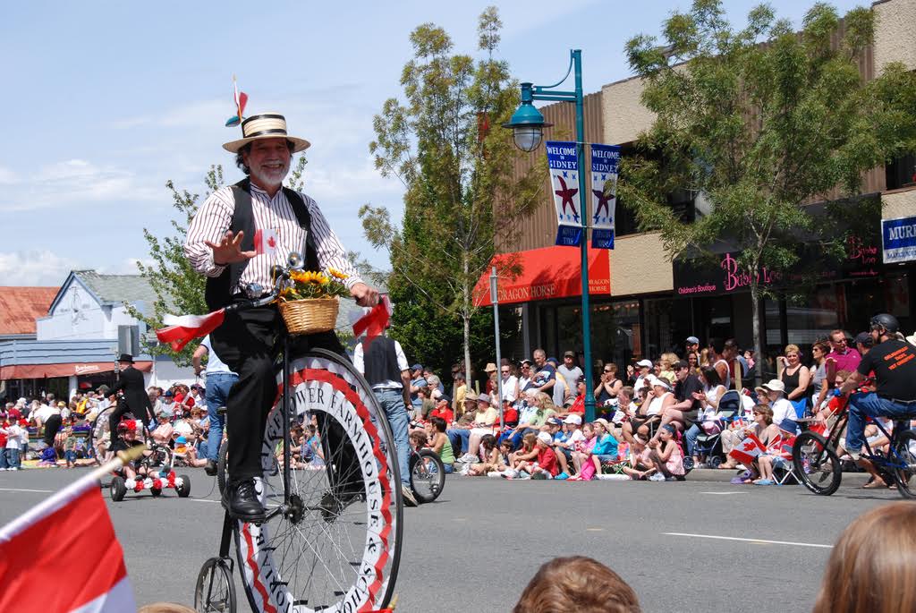 Sidney knows how to celebrate! Join us at the Sidney Canada Day Parade! <a href="/pencelebrations/">PeninsulaCelebration</a> ow.ly/I6xn301gd3Z