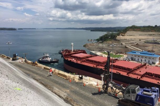 NotiVenezuela99's tweet photo. RT AndrewsAbreu: El nuevo Canal de Panamá costó $5.450 millones. El tren La Encrucijada-PtoCabello costó + $6.000 … https://t.co/vqRiAm5Z7m