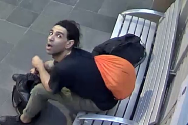 theage's tweet image. LIVE: Police are hoping this striking image can help them catch a Prahran Market flasher ow.ly/MBLV301xl0r