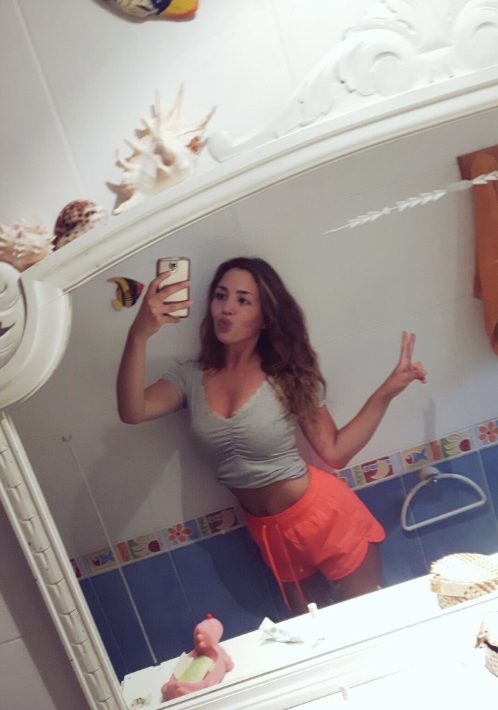 jazredaelli96's tweet photo. GYM! DÍA SUPERADO 💪✋ https://t.co/yw7wjJ2dwr