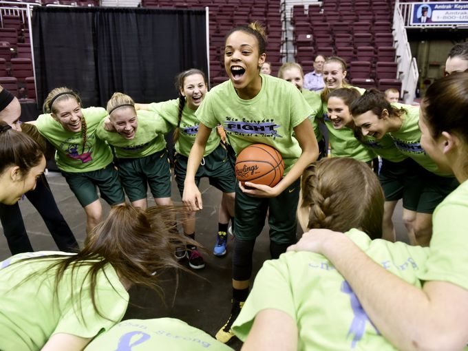 ByZachMiller's tweet photo. Our GameTimePA photographers do an awesome job. Here are some of the best photos of 2015-16: https://t.co/yE9cbbkzyh https://t.co/4Z2b0DHS81
