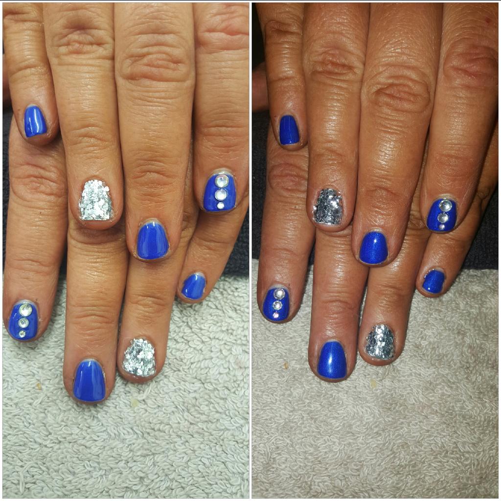 ice3hessle's tweet photo. #bluenails #glitternails #weddingnails https://t.co/4lpfZ50CCL