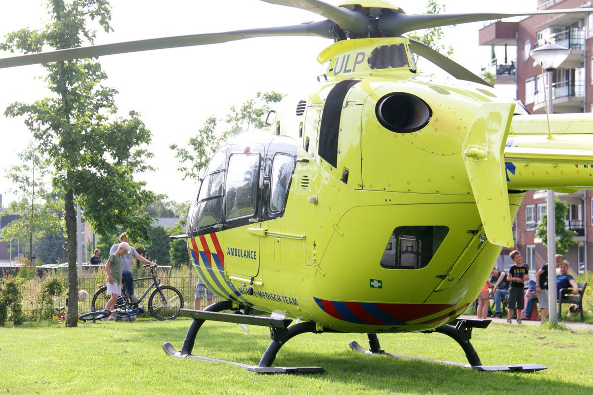 MartinvO's tweet photo. 3 meldingen #traumaheli #Lifeliner2 kort achter elkaar, eerst #Bleiswijk voor med. noodsit. aan #Terrastuin... 1/3 https://t.co/YVBwvtotJd