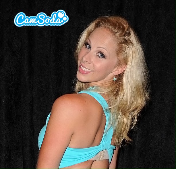 Signing on to https://t.co/0lHwfdqRsS no. I'm live 2-3p Pst. 😘😘😘 https://t.co/gIdFLsfqWq<a href="/tag/adultcon"class="tags"><span>#adultcon</span></a>