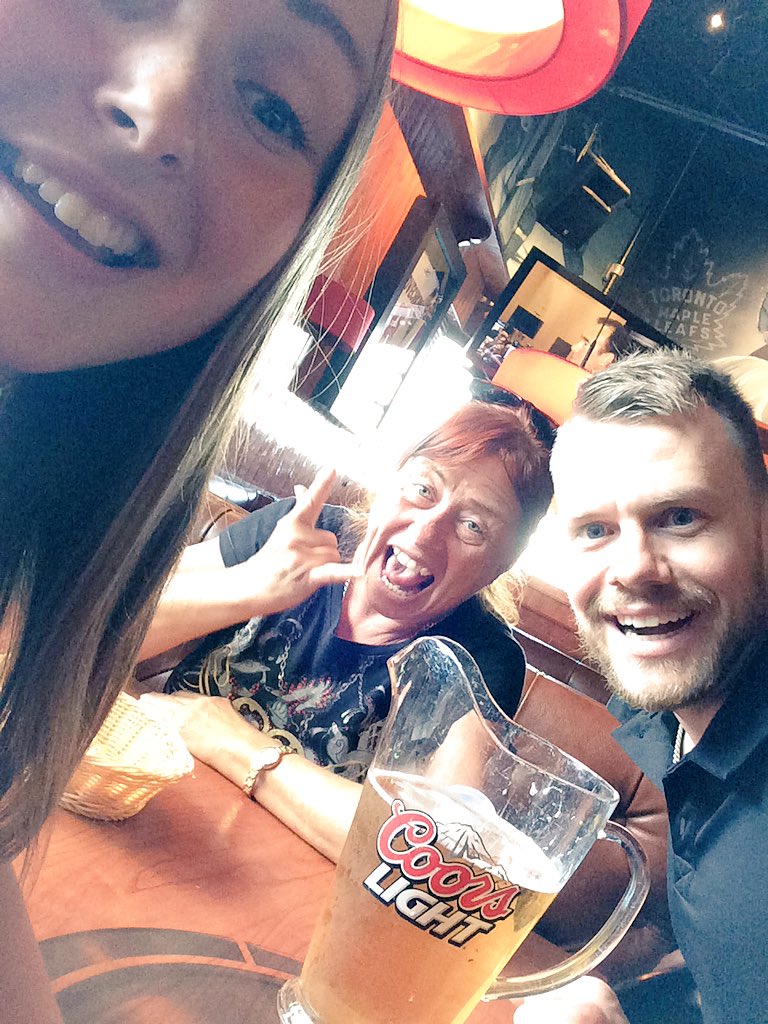 aligr2469's tweet photo. @cagebrasseriesportive belle soirée A la cage!!🙌 https://t.co/yGKjKaHY9a