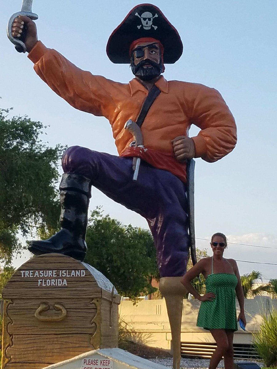 Brandylynch19's tweet photo. #TreasureIsland #Florida https://t.co/dUM6MRpjcl