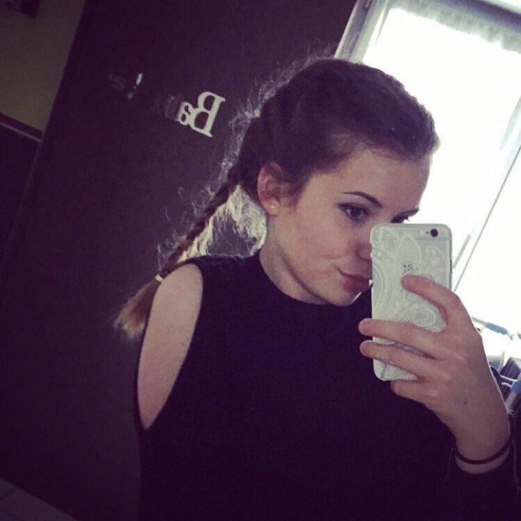 Anesceau6's tweet photo. 👧🏻 https://t.co/C1RVfig4y5