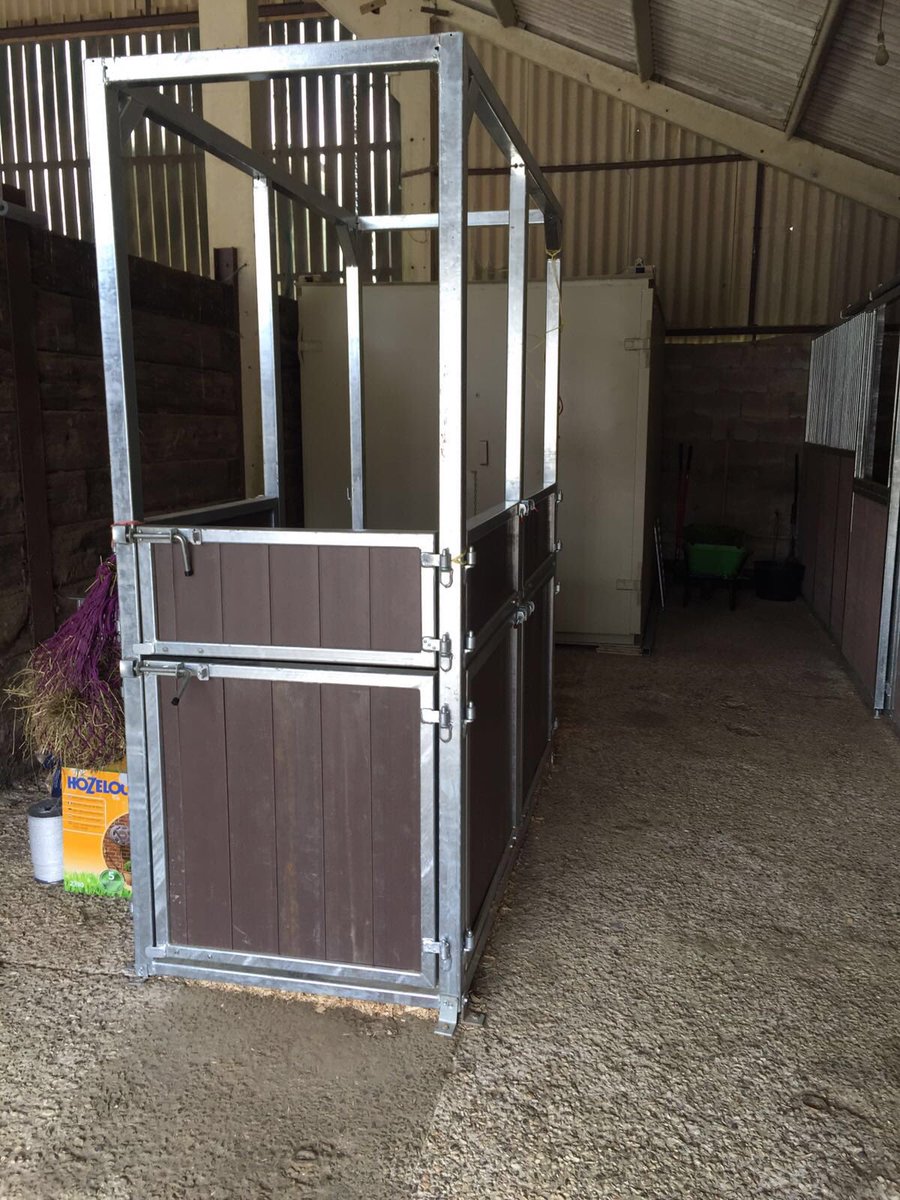 WStables's tweet photo. Some of our recent orders...feeder fronts, green T&amp;G partitions and a T&amp;G plastic stock! 😍🐎🐴 https://t.co/gOtx5p0Ted