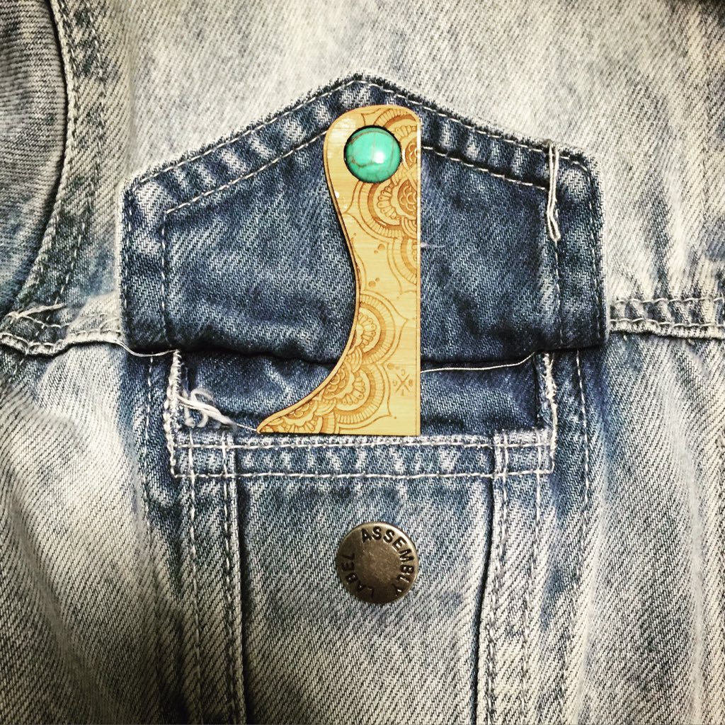 •POCKET COMB•
thebeardedgentscomb.com
------------------------------------
#beardcomb #woodencomb #comb #mandala