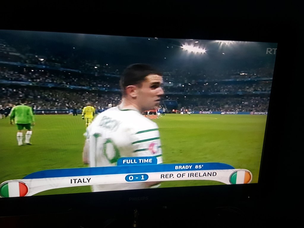 KennethsextonKs's tweet photo. The boys done us proud tonight great heart #proudtobeirish https://t.co/MEZq8atxDK
