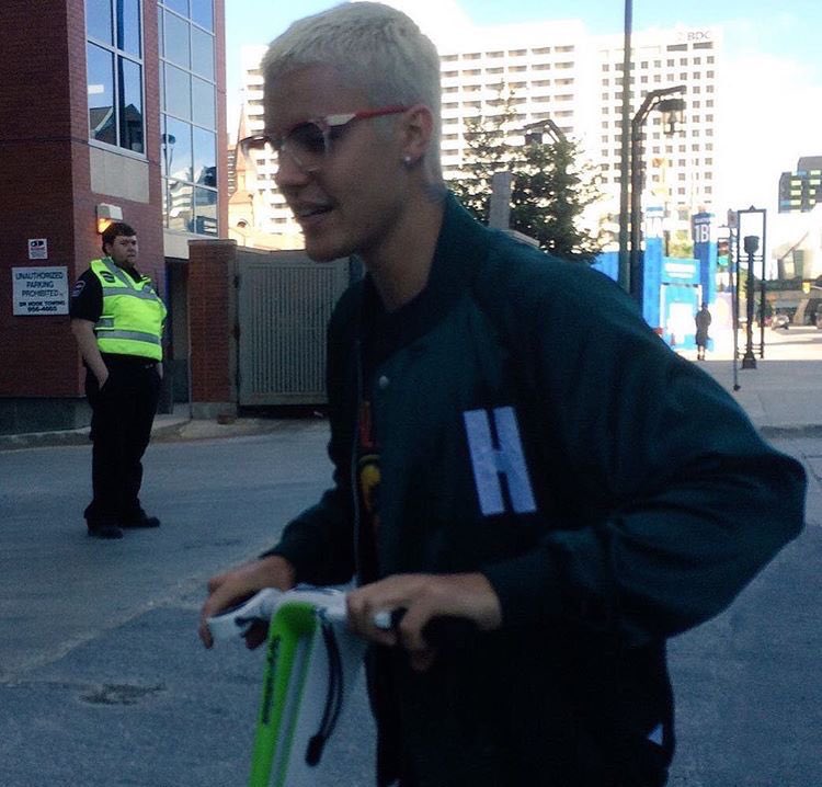 sammrodriguezz's tweet photo. who let lolly out of prison https://t.co/p2flMWBWLN