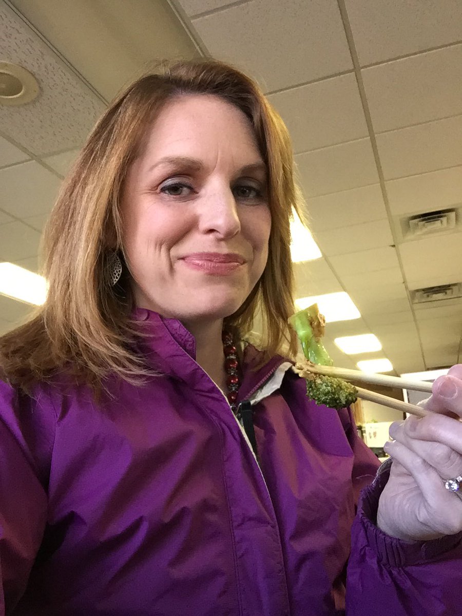 ccsquirrel's tweet image. Wearing my raincoat inside so dinner doesn&apos;t get on my white shirt. #anchorproblems