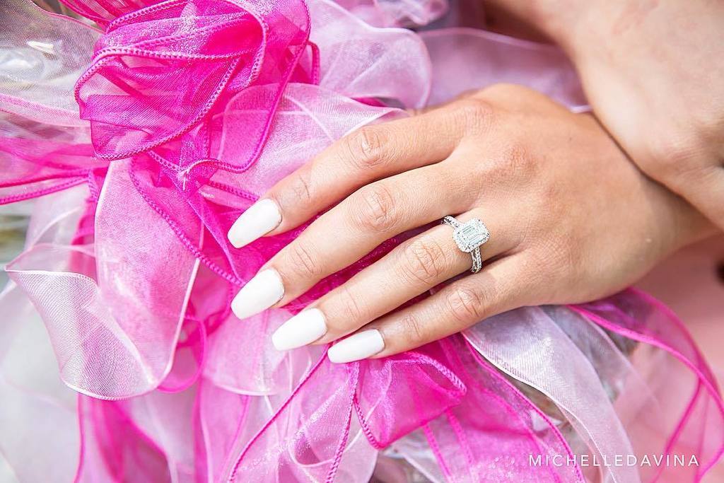 mdavina_photos's tweet image. Love India&apos;s surprised bling!  Proposal executed by @blusheventcomp #bling #engagementring… ift.tt/28Sjram