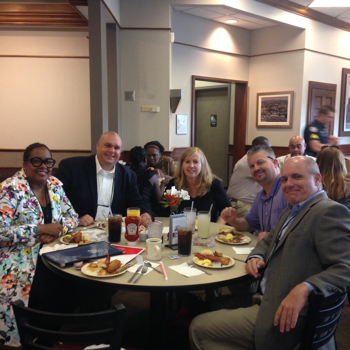 PedestalFoods's tweet photo. Pedestal Foods employees enjoying breakfast at the original Chick-fil-A Dwarf House! #pedestalfoods #chickfila https://t.co/vhVNcBZHA9