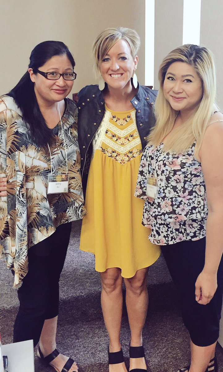 kdbui_'s tweet photo. The Bui sisters definitely remodelling our classrooms to have #flexibleseating @TopDogTeaching #winnipegSDITLL https://t.co/9rKbJ02DOo