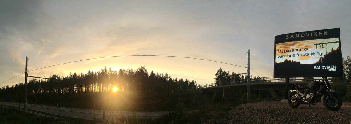 AndersTollmar's tweet photo. Har stärkt min framtidstro genom invigningen av världens första elväg. Inget är omöjligt tillsammans! #gört #elväg https://t.co/wzNpcwHzo7