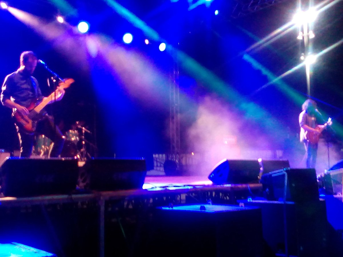 Veient en directe a <a href="/ElsEuler/">Euler</a> a les <a href="/barraques_reus/">Barraques de Reus</a> #concert_num 2494