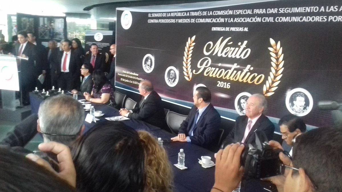 Don <a href="/RicardoAcedoSam/">Ricardo Acedo Sam.</a> presente en el <a href="/senadomexicano/">Senado de México</a> en la entrega de preseas al Mérito Periodístico 2016