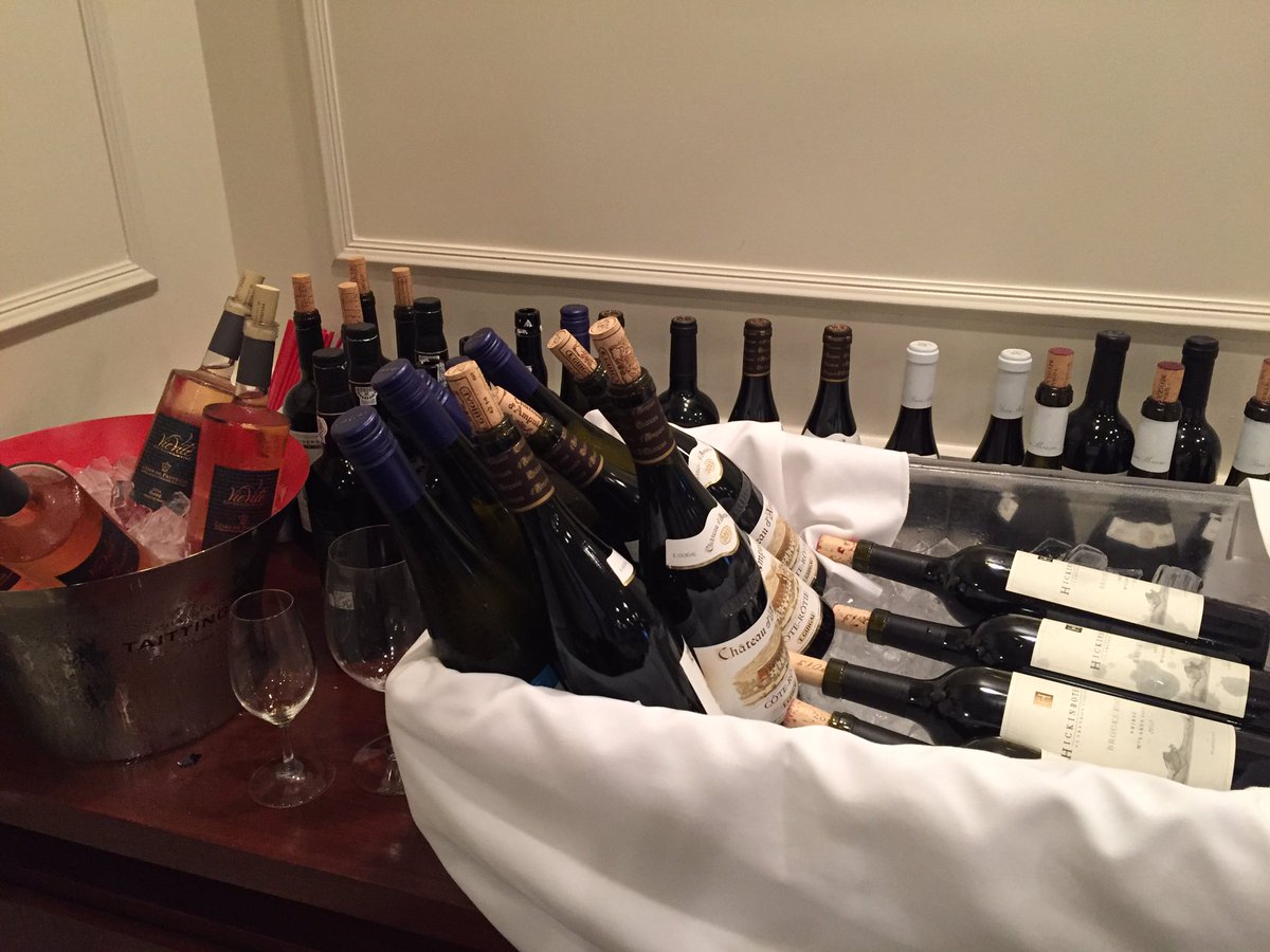 andymcnamarams's tweet photo. #lbsg #mastersommthrowdown2016 #teammcnamara #teamblazon @breakthrubevFL Prep is complete! Will be a fantastic night https://t.co/d3L5660An9